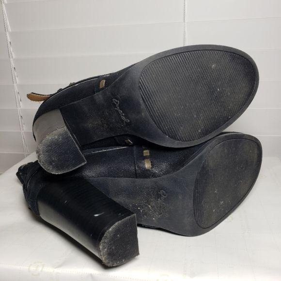 Qupid Black Round Closed Toe Studded Booties - Picture 7 of 11